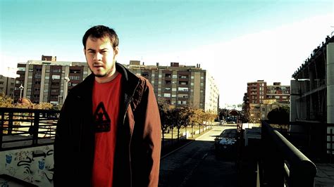 He has been convicted for praising banned groups and insulting the monarchy. EL HOMBRE PERCHA: Entrevista a Pablo Hasél