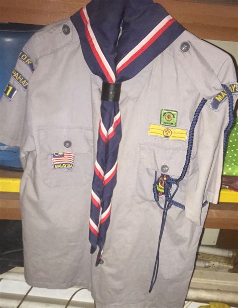 Buku log lencana keris emas. The Official BearScouts: Uniform Pengakap Kanak-kanak