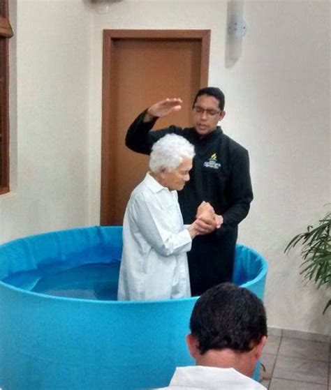 aos 94 anos mulher é batizada na semana de evangelismo esperança viva no rs notícias adventistas