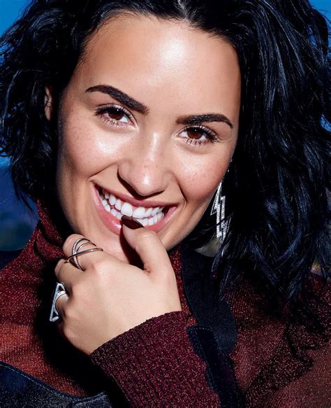 Celebrities Trands Demi Lovato Photoshoot For Elle Canada September