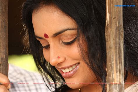Swetha Menon Actress Photo Image Pics And Stills 106504