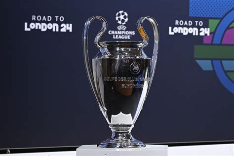 UEFA sorteia jogos das oitavas de final da Liga dos Campeões confira