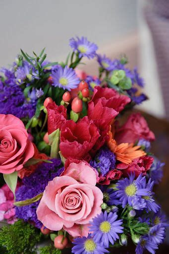 Costco bulk flowers are perfect for weddings because they are available in large quantities and at great wholesale prices. brides photo of euro flower from costco | Costco flowers ...