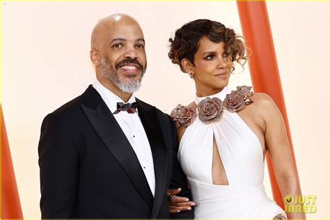 Halle Berry Wows In Rose Detailed Gown At Oscars 2023 Photo 4906605