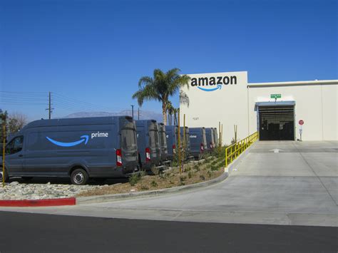 Amazon Delivery Station - raSmith