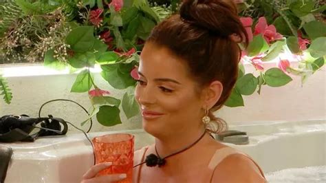 Love Island Fans Stunned After Spotting Maura Naked In The Hideaway My XXX Hot Girl