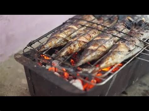 Demikian informasi resep ikan tongkol bakar sambal pedas, semoga berguna bagi anda. bakar ikan tongkol enak - YouTube