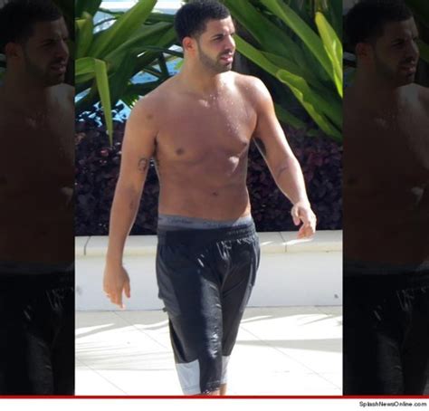 Drake Flies Hot Chick Over To Australia To Join Him Shirtless Pic