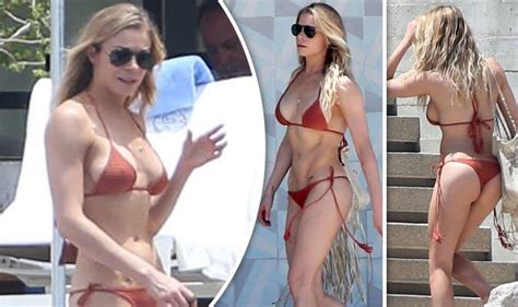 Leann Rimes Flaunts Pert Derriere In Sexy Red Bikini As She Holiday