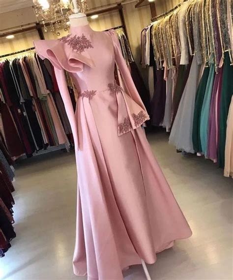Fatima Pink Satin Long Sleeve Muslim Evening Dress High Neck A Line Arabic Dubai Formal Evening