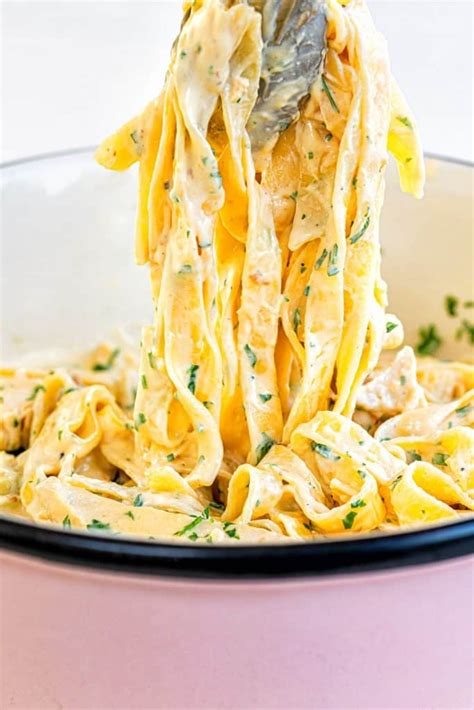 Grab your free copy of one of our most popular and engaging activity packets! Chicken Alfredo - Creamy Chicken Pasta - Supergolden Bakes