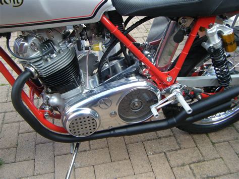 But until that 850 version becomes a commercial reality, i've got a feeling the t160 is going to do a lot for the british industry's flagging reputation, here and. NORTON COMMANDO 1973 MK2A