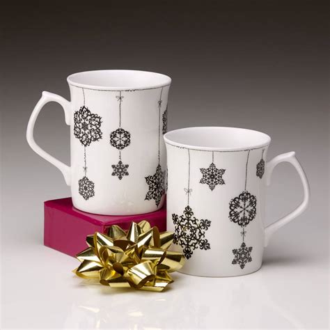 Kelime ve terimleri çevir ve farklı aksanlarda sesli dinleme. Snowflake Mug By Lindsey Busby Designs ...