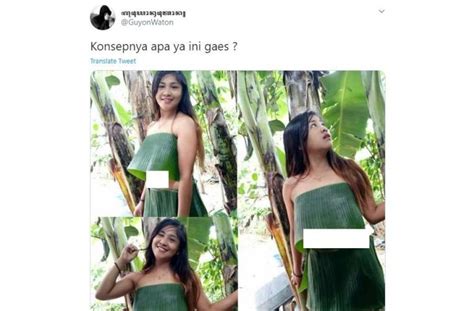 Pagi itu istriku memakai daster dari kaos yang agak ketat, daster ini kesukaanku karena mempunyai resleting di depan sampai ke perut dan aku tahu pagi itu istriku tak mengenakan bh karena kedua puting susu istriku yang besar menonjol dari daster kaos ketatnya dan istriku merias diri seperti akan. Gadis Cantik Pakai Baju dari Daun Pisang, Netizen: Cosplay ...