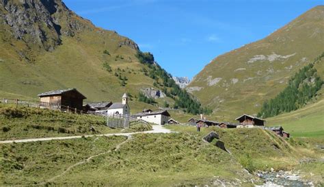 Vals is located 26 km southeast of innsbruck in an incorporated valley with the same name (valsertal), which branches off from the eastern side of wipptal at stafflach, is joined by the schmirntal at sankt jodok. Fane Alpine village - Val Pusteria / Pustertal