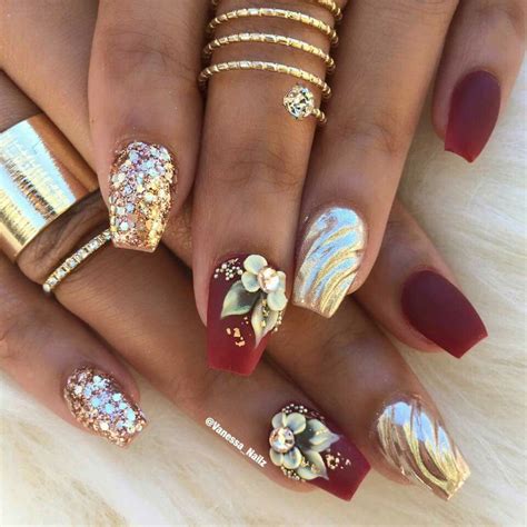 Uñas de acrílico de elegantes colores. Unicorns horn 3d red rojo nails style uñas PR oro gold | Bling nails, 3d nails, Bridal nails