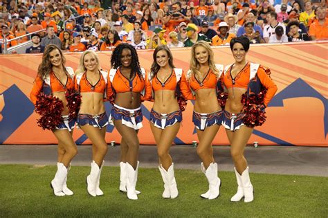 Pin By Tor Bear On Denver Broncos Hottest Nfl Cheerleaders Hot