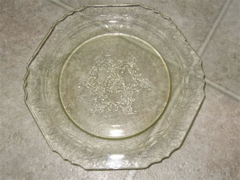 Florentine Depression Glass Plates Poppy No