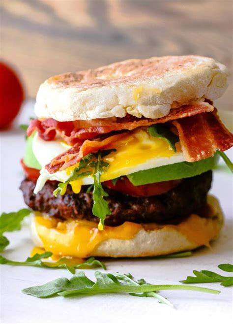 Between regular beef burgers, turkey burgers, and even burgers made of fish, these healthy hamburger recipes will be your favorite new weeknight plus, it's one of those healthy hamburger recipes you can also meal prep for lunches during the week! Best Breakfast Burger Recipe - Layers of Happiness