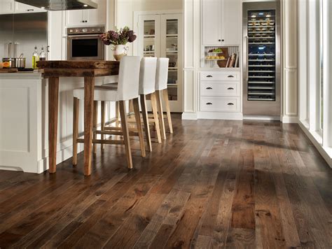 Most Popular Hardwood Floor Colors that Make Your Floor Outlook Remains