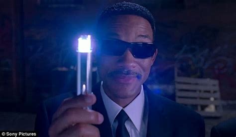Men In Black 3 Trailer Shows Will Smith Tommy Lee Jones And Emma