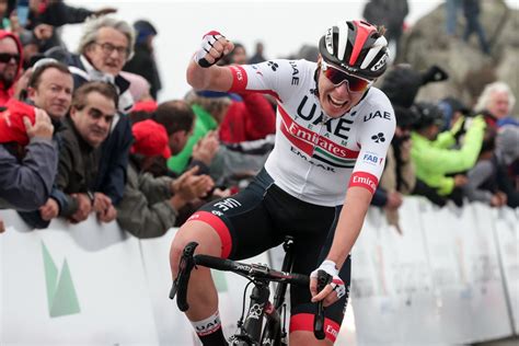Titelverteidiger tadej pogacar hat das erste einzelzeitfahren der 108. UAE Team Emirates renova com a sua principal pérola ...