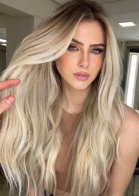 25 Amazing Hairstyles For Long Blonde Hair