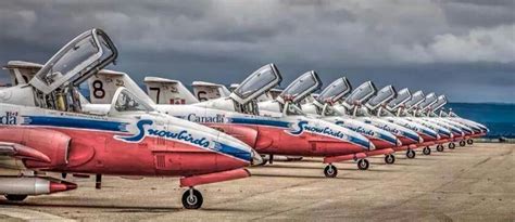 The team is based at 15 wing moose jaw near moose jaw, saskatchewan. Snowbirds | Canadian military, Fighter jets, Military aircraft