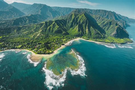 Hawaii Asks Tourists To Stay Away Until October