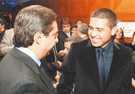 Resistente a la intemperie y lavados a presión. Se viene la firma de Román