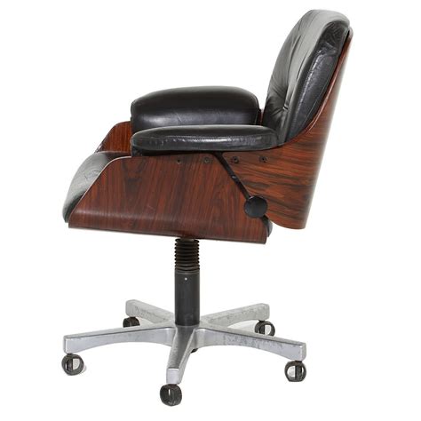 1960 s vintage leather swivel desk chair by de sede retrospective interiors retro furniture vintage mid century furniture vintage danish modern furniture antique furniture london. Vintage Office Chair in Rosewood and Black Leather at 1stdibs
