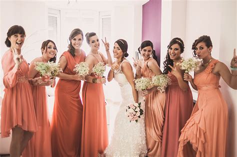 Descubre los Vestidos Modernos para Damas de Honor