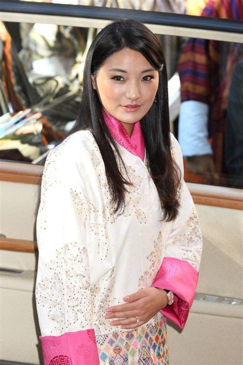 Learn about jetsun pema net worth, biography, age, birthday, height, early life, family, dating jetsun pema is a famous family member. Queen Jetsun Pema pictured during her official visit to Tokyo, Japan, in 2011. | Japão e oriente ...