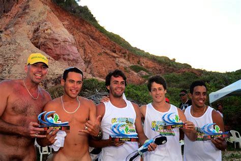 Pelados Em P Blico Na Praia E Com Amigos Campeonatos De Surf Pelo Brasil E Surfistas