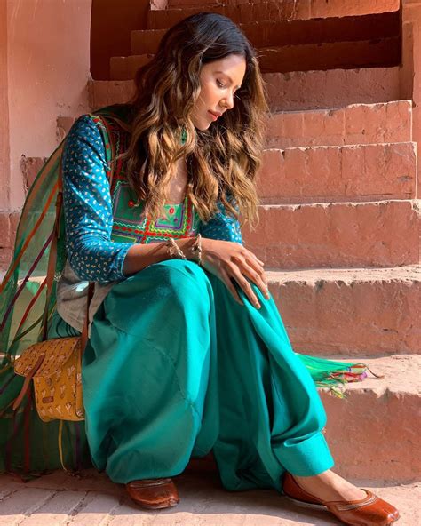 Sonam Bajwa On Instagram “🌹🌹 Throwback” In 2020 Pakistani Dress Design Beautiful Suit