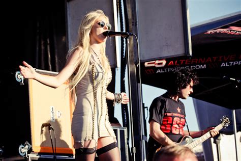 The Pretty Reckless Release Raucously Hard Edged New Song
