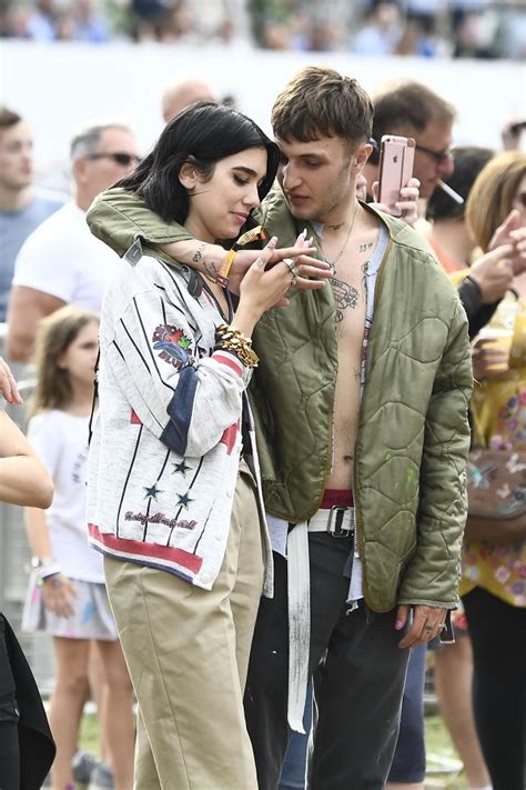 His parents are none other than entrepreneur mohamed hadid and former real. Model Anwar Hadid and singer Dua Lipa - are they dating ...