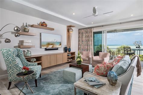 An Express Executives Exclusive Beach Style Living Room Miami