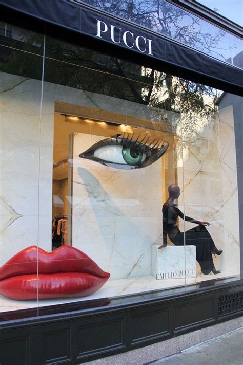 5 Tips To Immediately Improve Your Jewelry Window Display