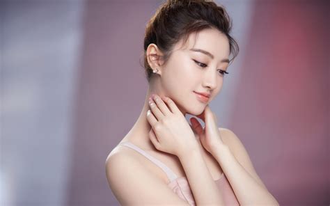 景甜, born 21 july 1988) is a chinese actress. 景甜性感礼服高清桌面壁纸_电脑主题网