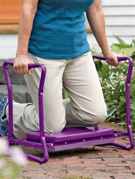 Contents #1 luckyermore heavy duty garden kneeler #4 kitadin garden kneeler and seat all the garden kneeler and seat listed here are based on features, functions, reviews, prices. Gardening Seat: Deep Seat Garden Kneeler | Gardeners.com