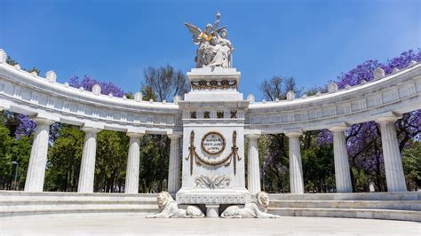 Foto Monumento Al Hemiciclo Benito Juárez En La Ciudad De México