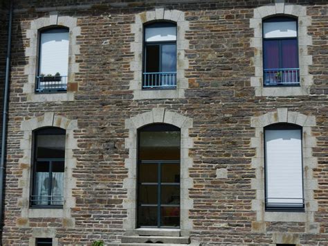 La fenêtre aluminium à ouvrant caché. Rénovation fenêtres alu gris anthracite - Solabaie Rennes