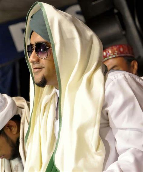 Feb 28, 2013 · pada 17 februari 2012, hasan suwandi, penjaga masjid, sendirian menghadapi sekelompok orang yang mengepung masjid. Kumpulan Foto Habib Hasan Bin Ja'far Assegaf Terbaru Lengkap