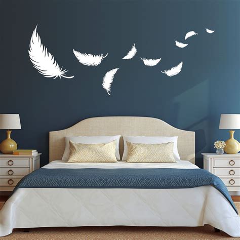 Machen sie aus ihrem schlafzimmer eine hübsche traumfabrik: Federn Schlafzimmer | Schlafzimmer wand, Schlafzimmer ...