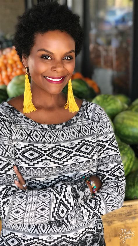 Believer wife‍♀️momactressvegan world's favorite mom ceo of @donnasrecipe order my merch and donna's recipe here linktr.ee/tabs1choyce. Actress and Vlogger Tabitha Brown - Chloé McFeters