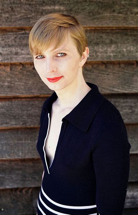 Chelsea Manning Out Of Military Prison Shows Off Her New Look As A