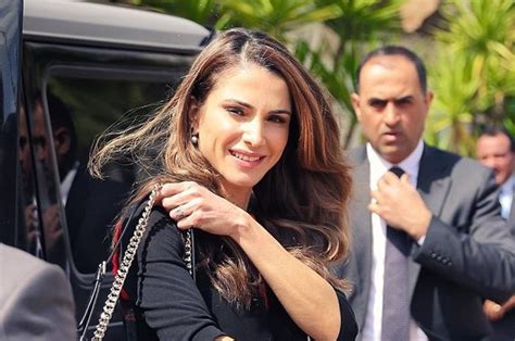 Terungkap Ini Dia Jenis Sepatu Kesukaan Ratu Cantik Bersahaja Dari Yordania