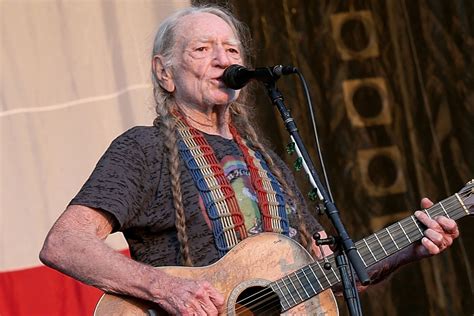 Willie Nelson cancels three shows because of illness 