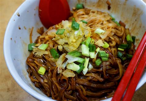 But make no mistake in assuming that operating in one of the oldest kopitiams in kuala lumpur, lai foong beef noodles has earned an equally storied reputation for itself in the time that it. Kuala Lumpur Lai Foong Beef Noodles, Chinatown - Asia ...